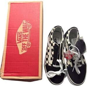 Vans Women's Checkerboard Lace Up Style Low Heel  Sneakers Size 6.5  New in Box